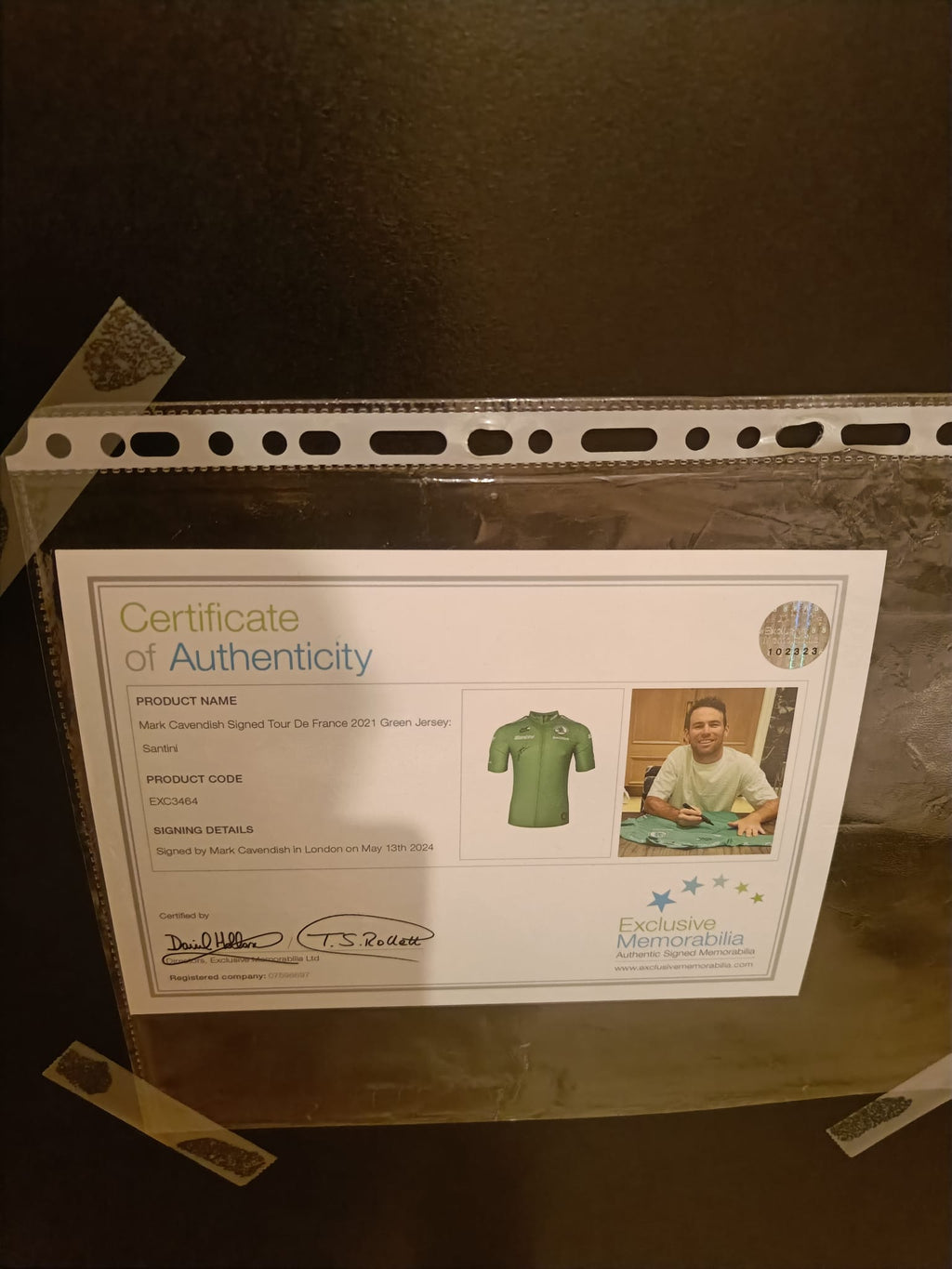 Signed green jersey Tour de France - Mark Cavendish - Framed 4