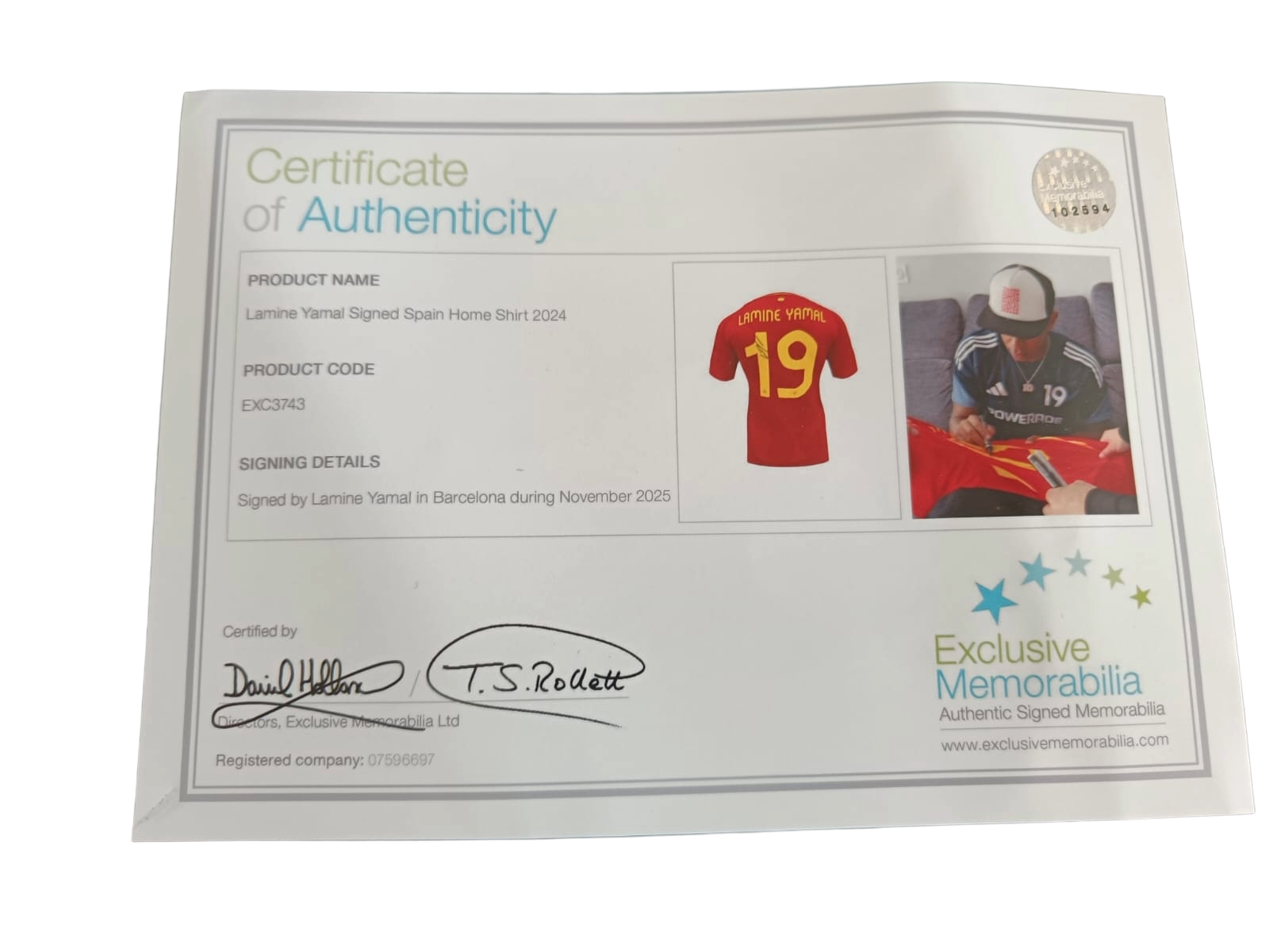 Signed shirt Lamine Yamal - Spain - Framed