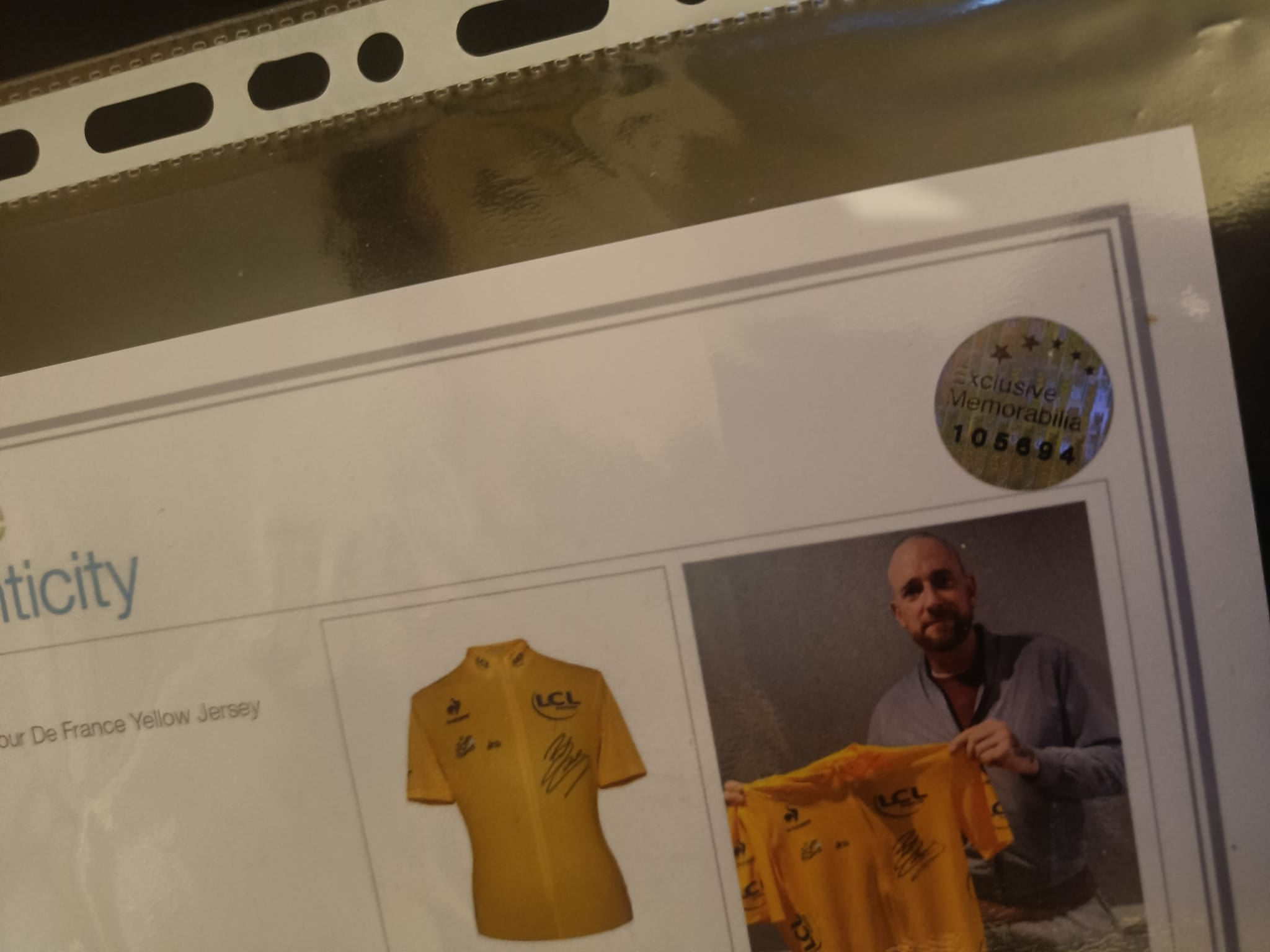 Signed yellow jersey - Bradley Wiggins - Framed 5