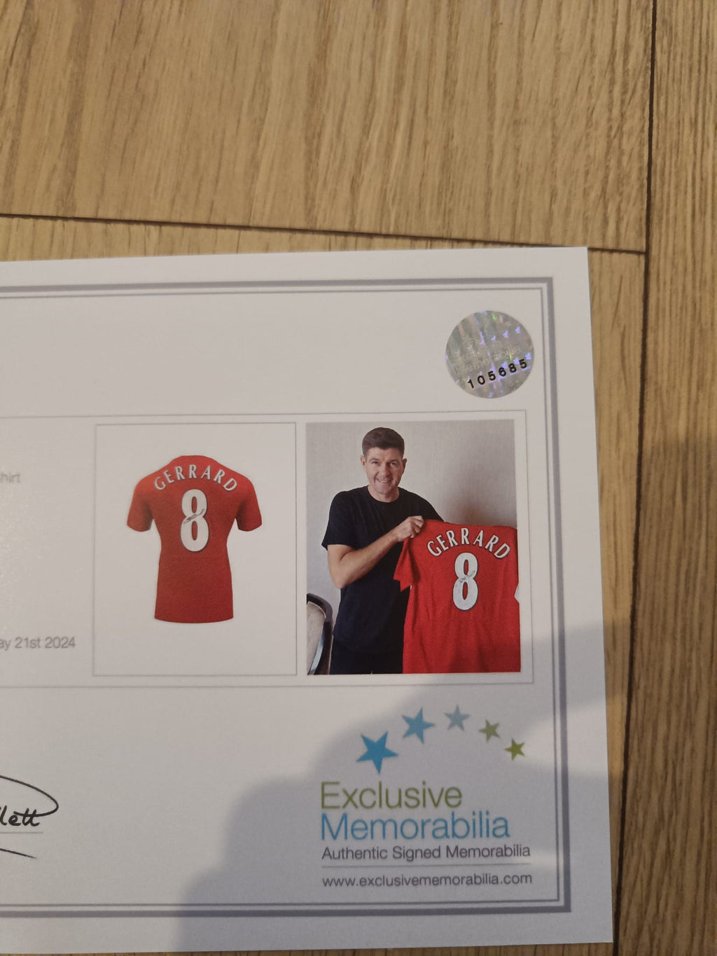 Signed shirt Steven Gerrard - Liverpool - Framed 5