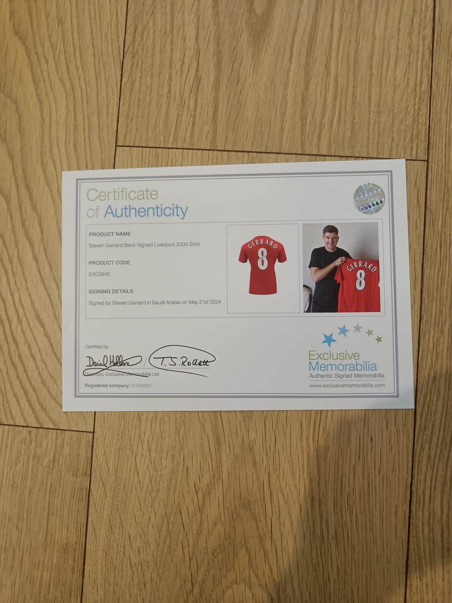 Signed shirt Steven Gerrard - Liverpool - Framed 2