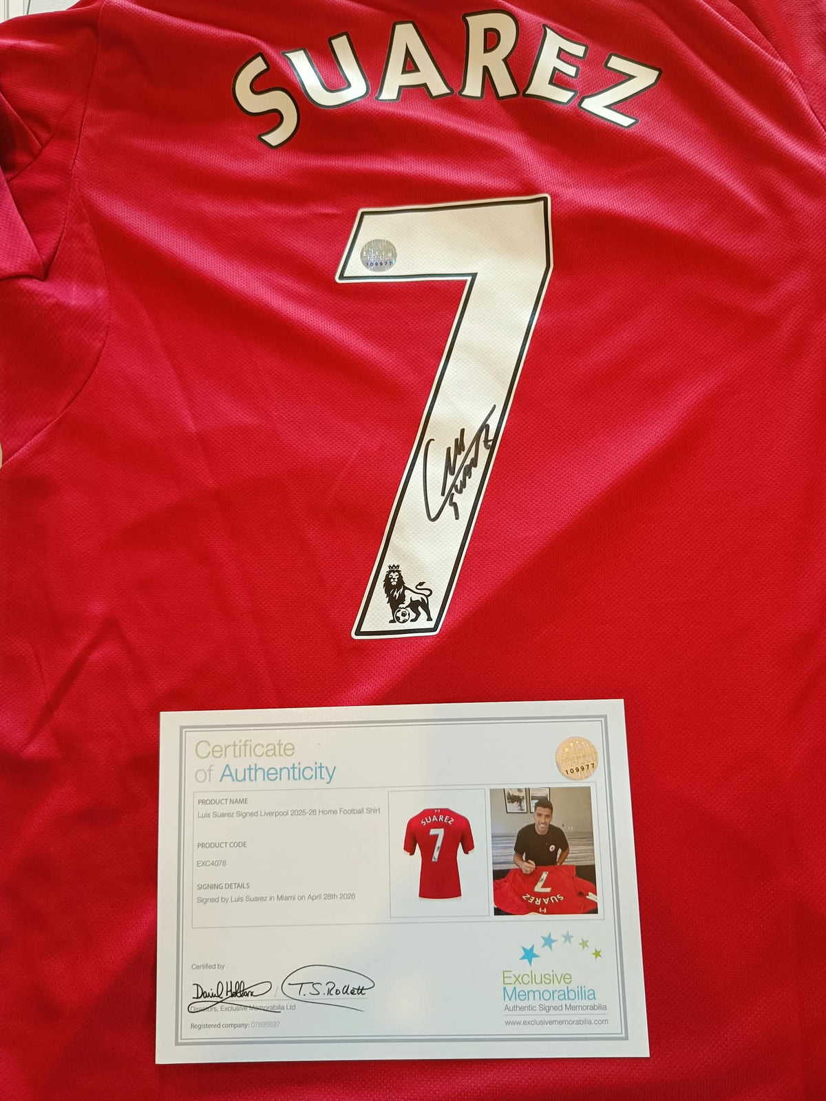 Signed shirt Luis Suarez - Liverpool 3