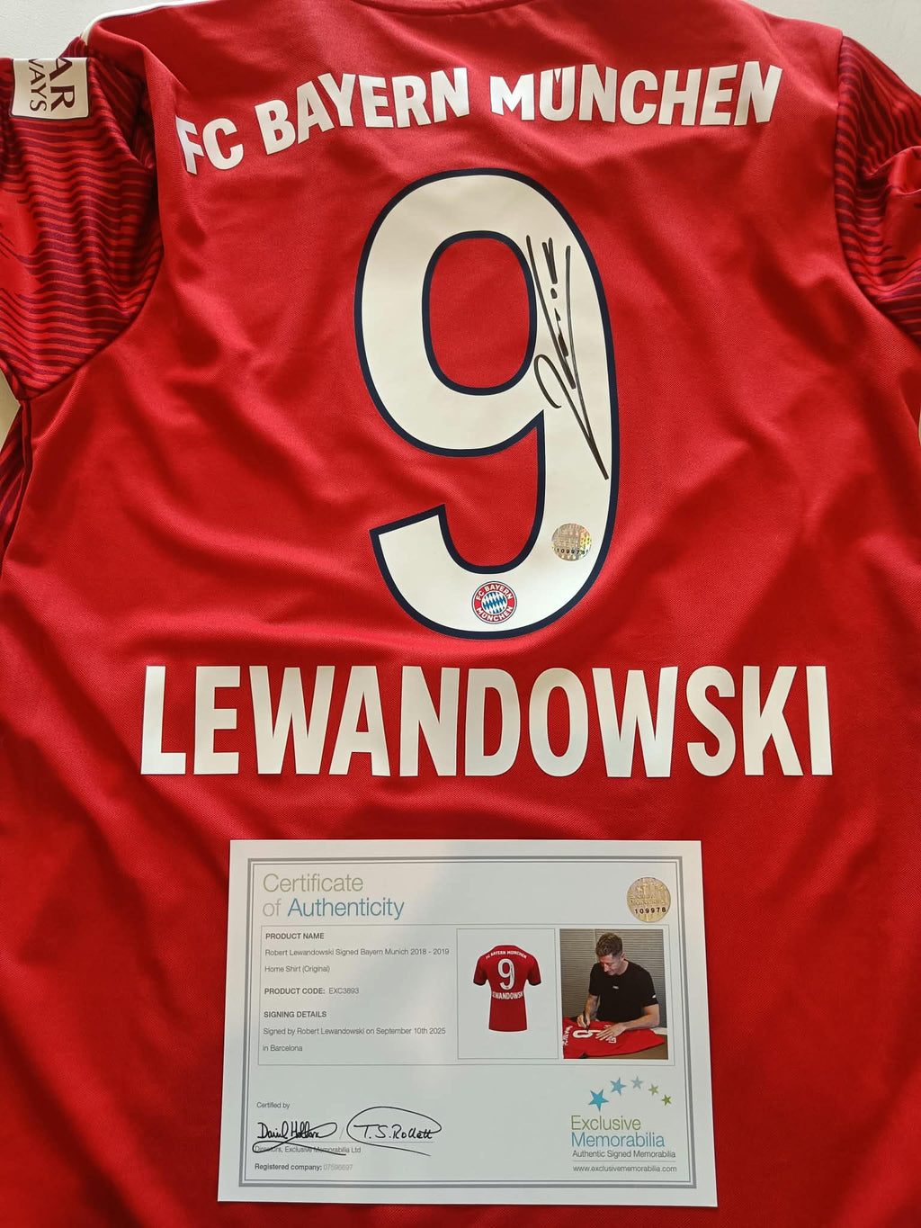 Signed shirt Robert Lewandowski - Bayern Munich 3
